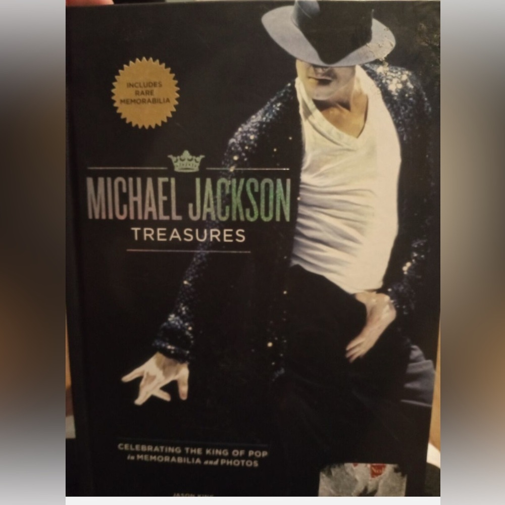 Michael Jackson, King of Pop treasures book Memorabilia
